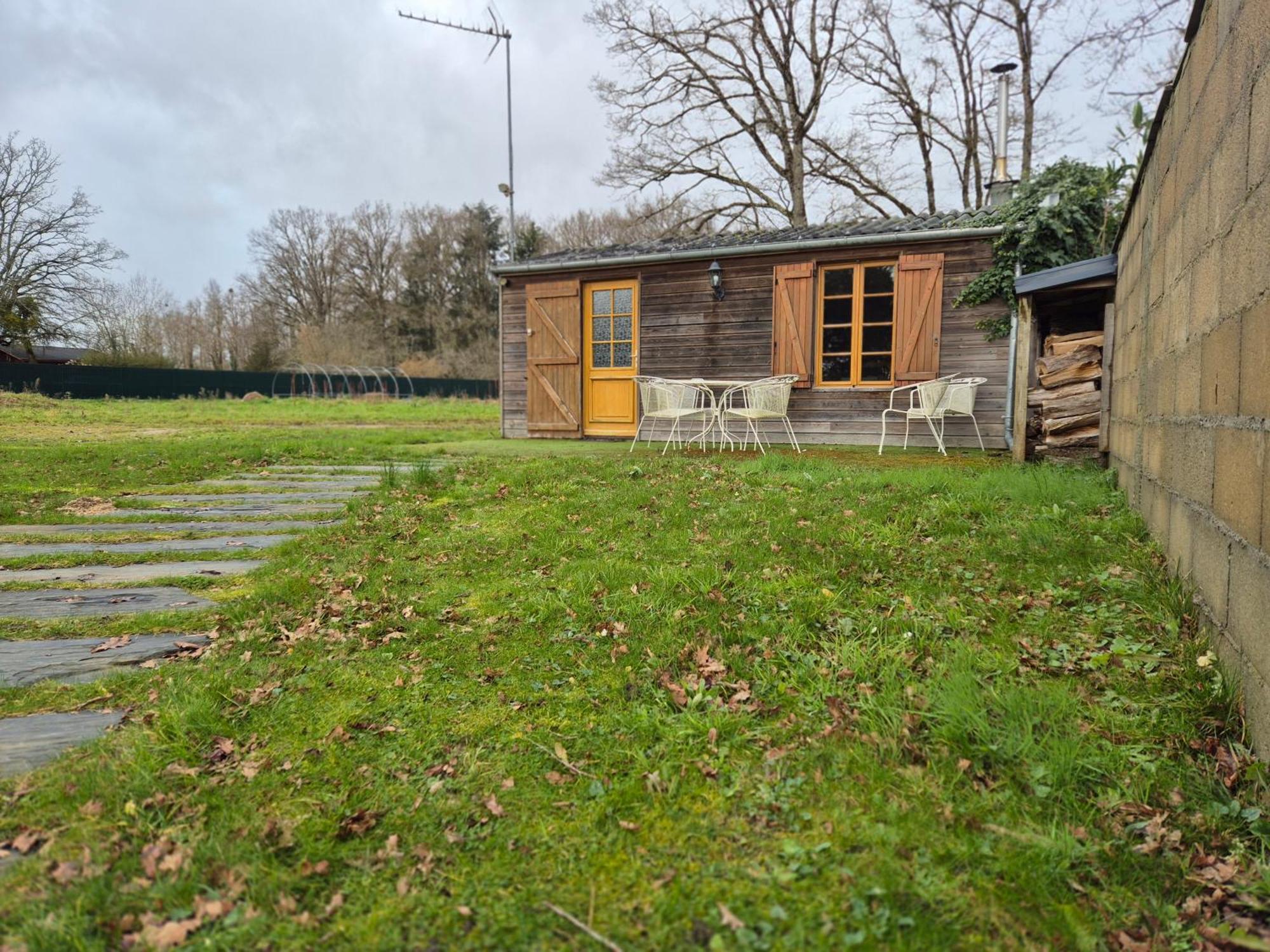 La Maison Dans Les Bois Soucelles Buitenkant foto