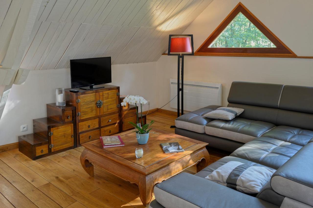 La Maison Dans Les Bois Soucelles Buitenkant foto